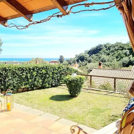 With Garden & Sea View 빌라 *