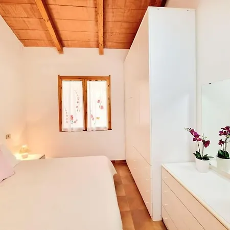 빌라 With Garden & Sea View